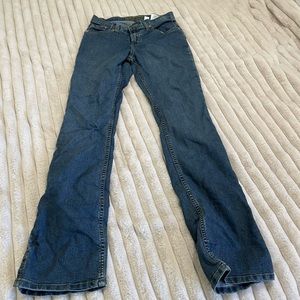 Low rise is back just in time for these cruel girl relaxed fit jeans. Worn once.